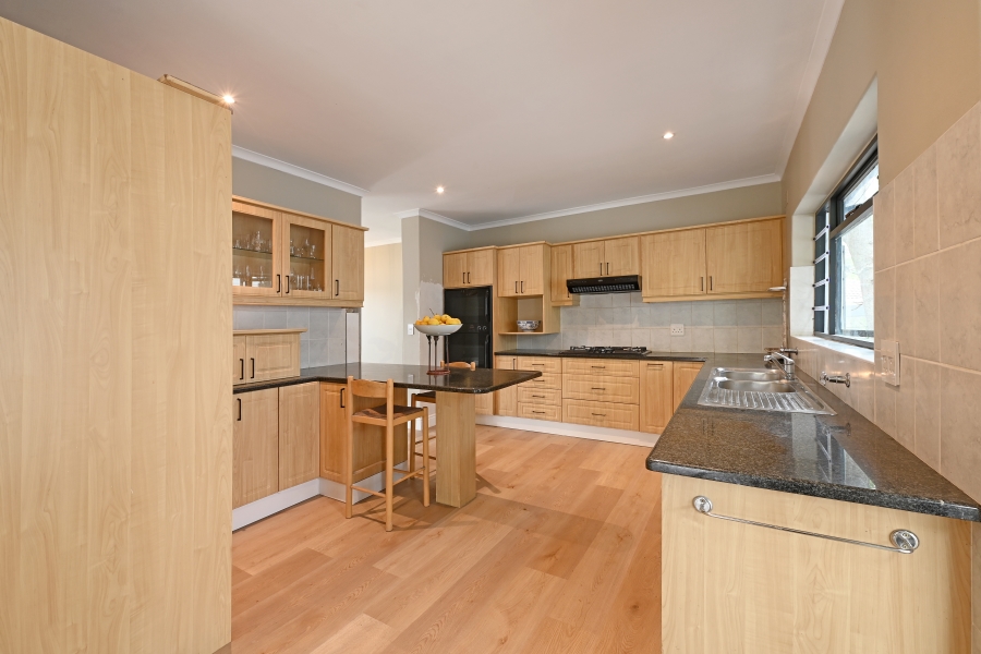 To Let 5 Bedroom Property for Rent in Newlands Western Cape
